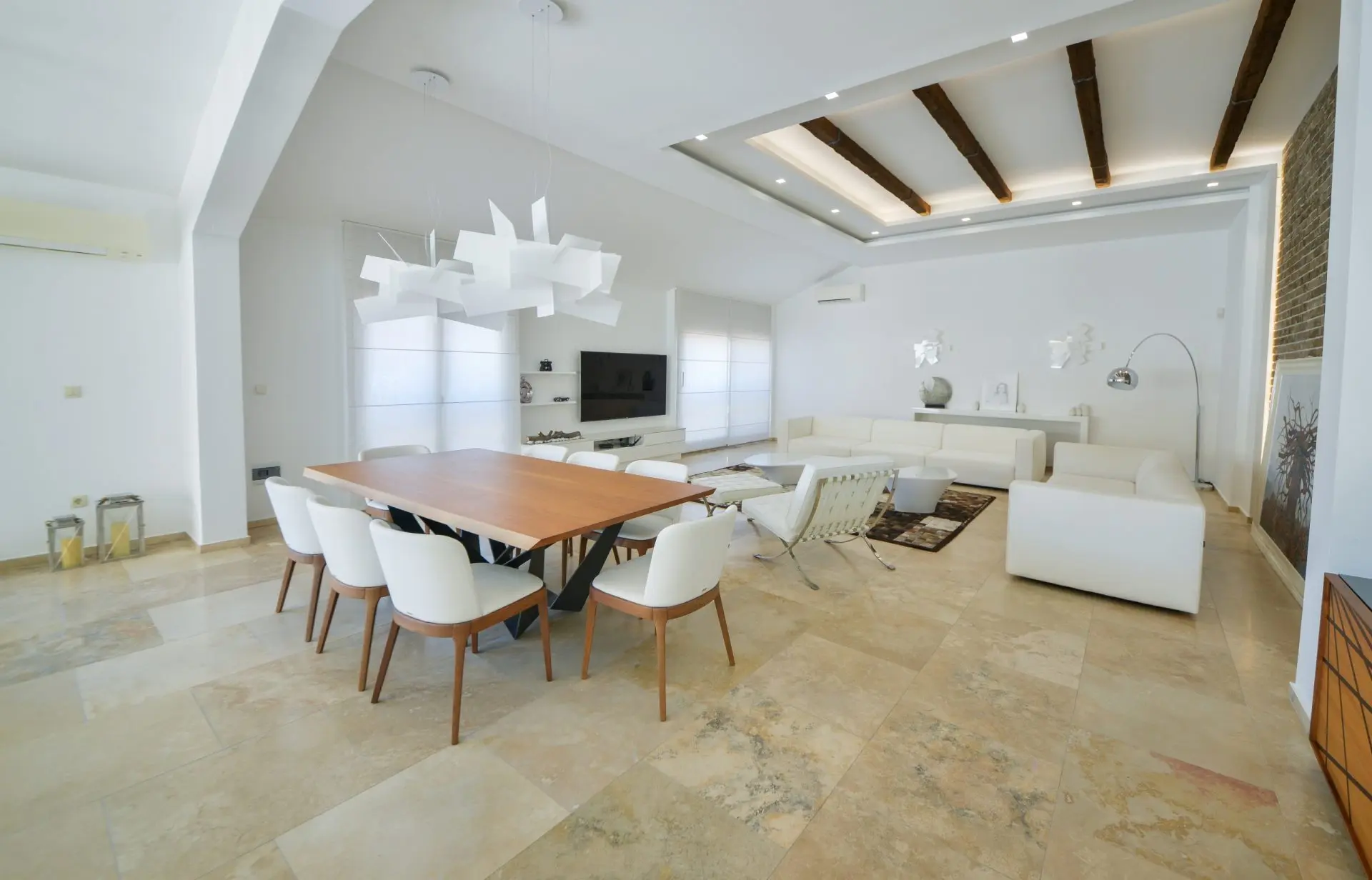 3-Bedroom Apartment in Pod magistralom, Budva
