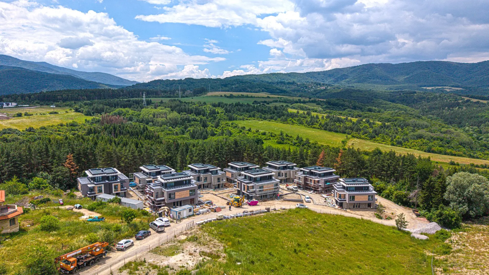 Single-family house in a family complex in Gorna Banya for sale