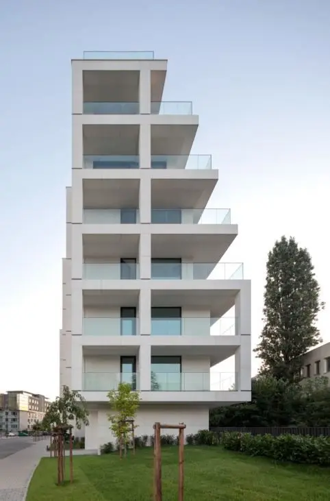 Impressive multi-room apartment on an entire floor in a luxury building next to Paradise Mall