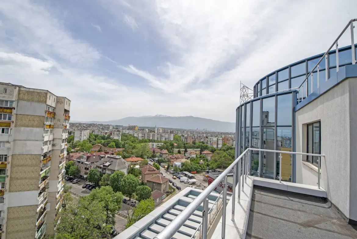 Spacious floor of a business building located in Hadji Dimitar district