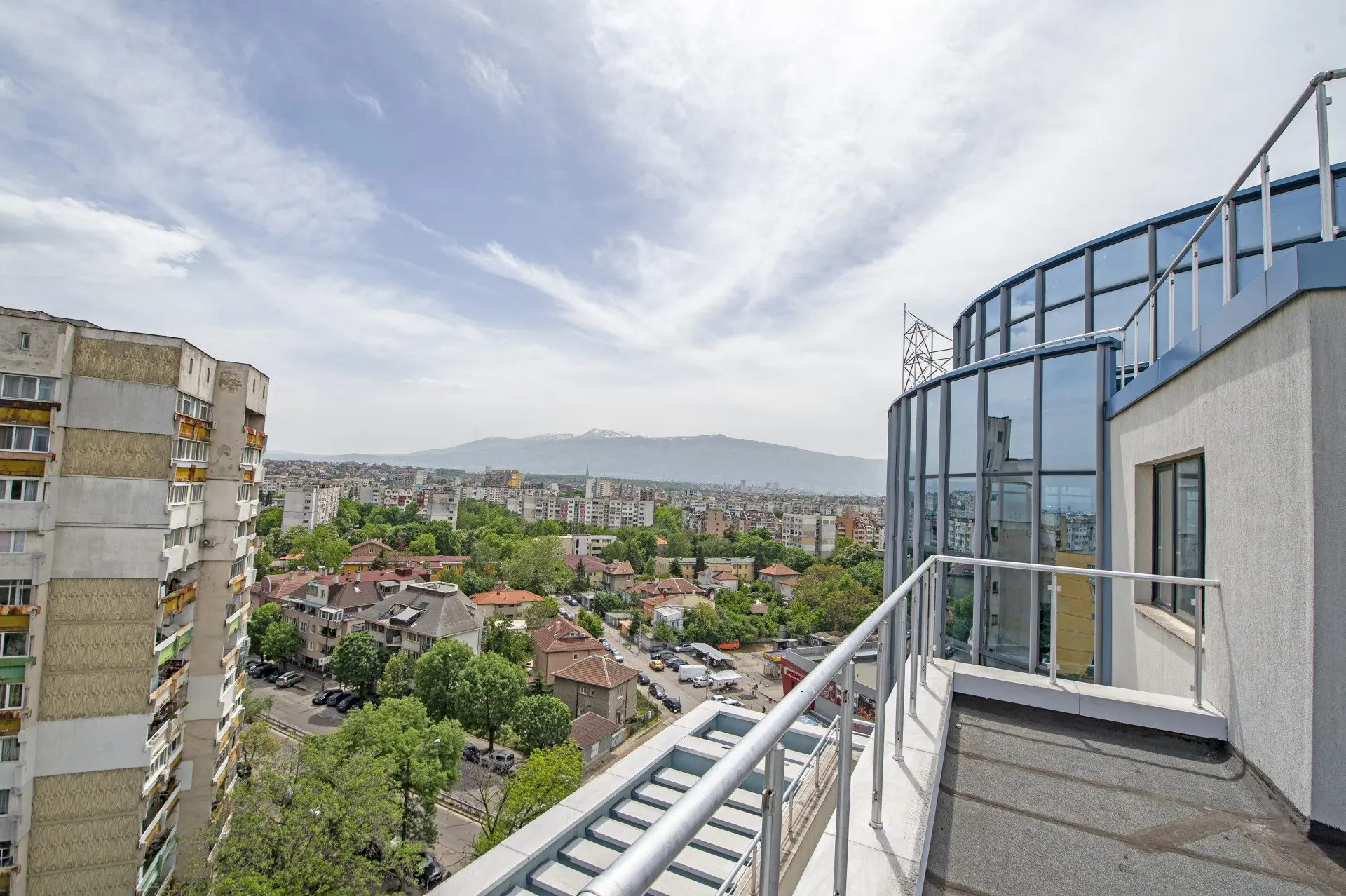 Spacious floor of a business building located in Hadji Dimitar district