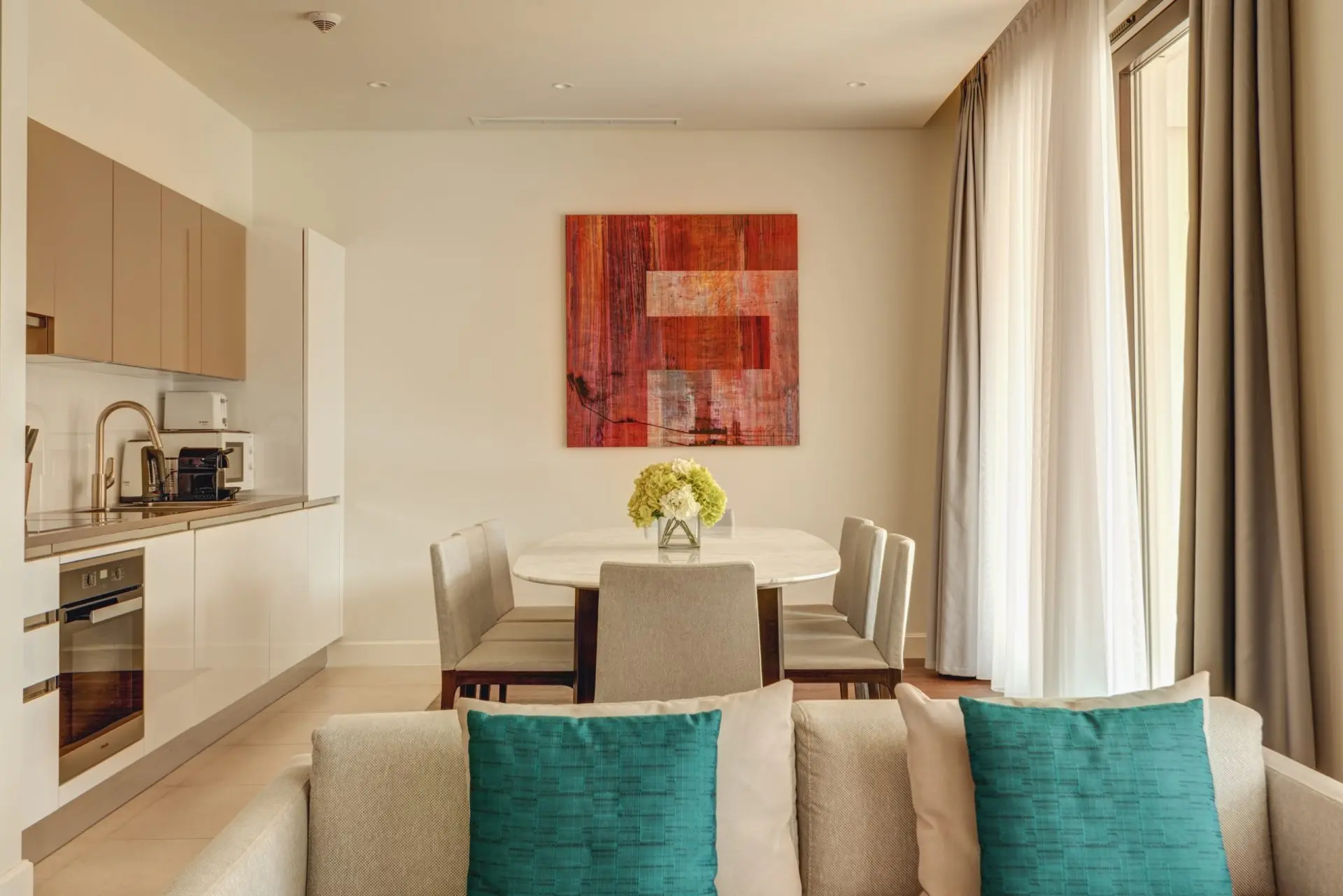 53ee718e10898c5d4323c93325637ef44becbb62f60f92a13364f12e08c85f7e688748632e8df Elegant two-bedroom apartment in Marina Residence