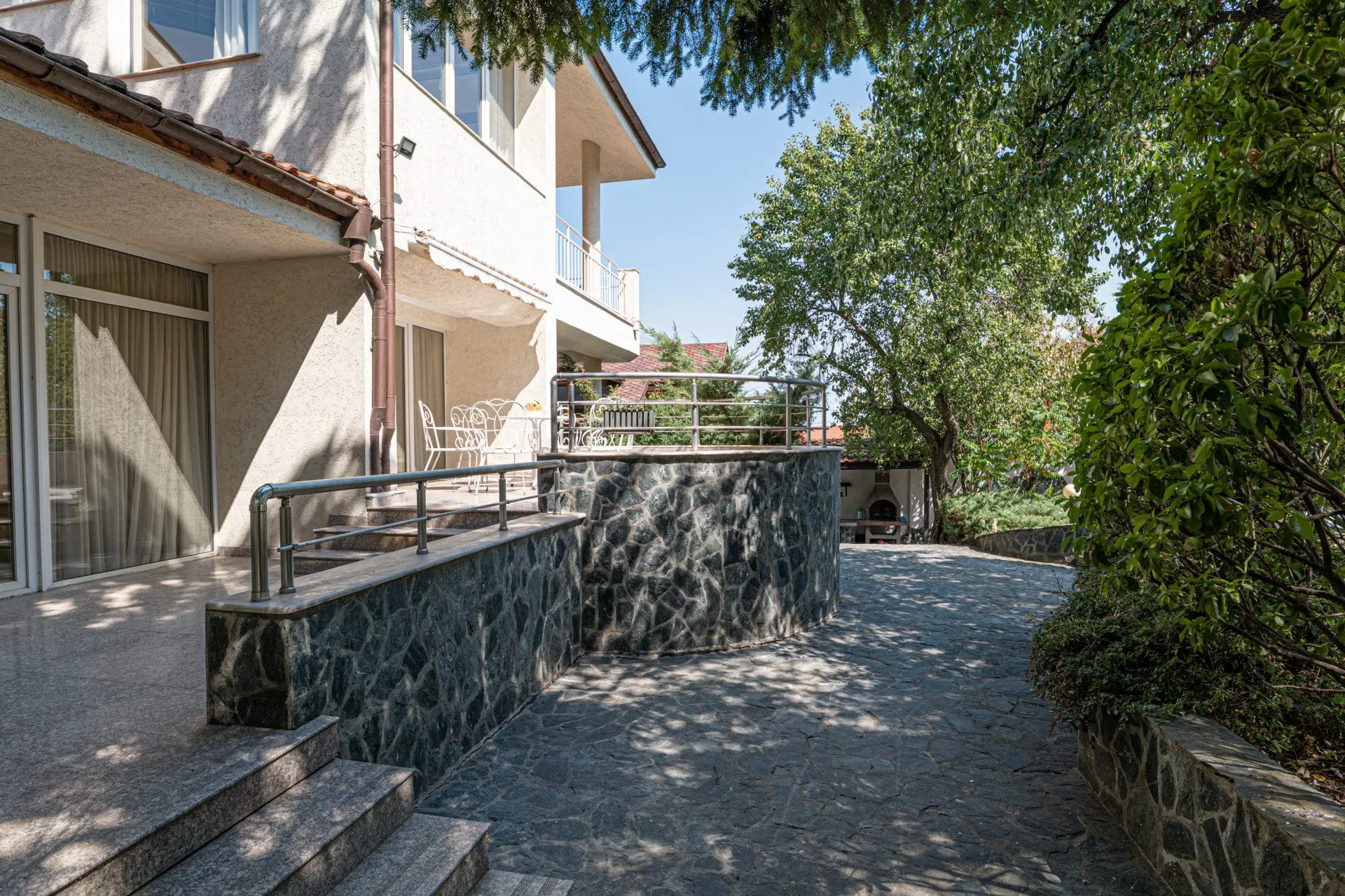 Family house with panoramic views, 1000 sq m yard, swimming pool and spa area in Simeonovo for sale