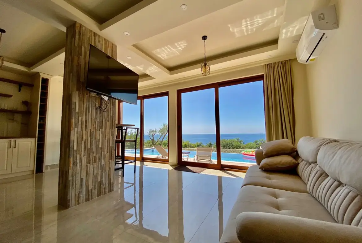 Exceptional four bedrooms villa