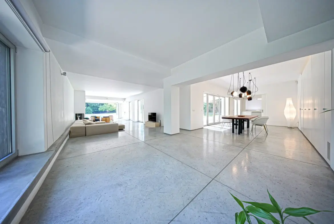 An exceptional property with a massive house in Boyana district, near Sequoia St. for sale