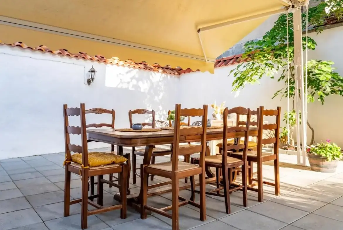 Guest house in Nessebar for sale