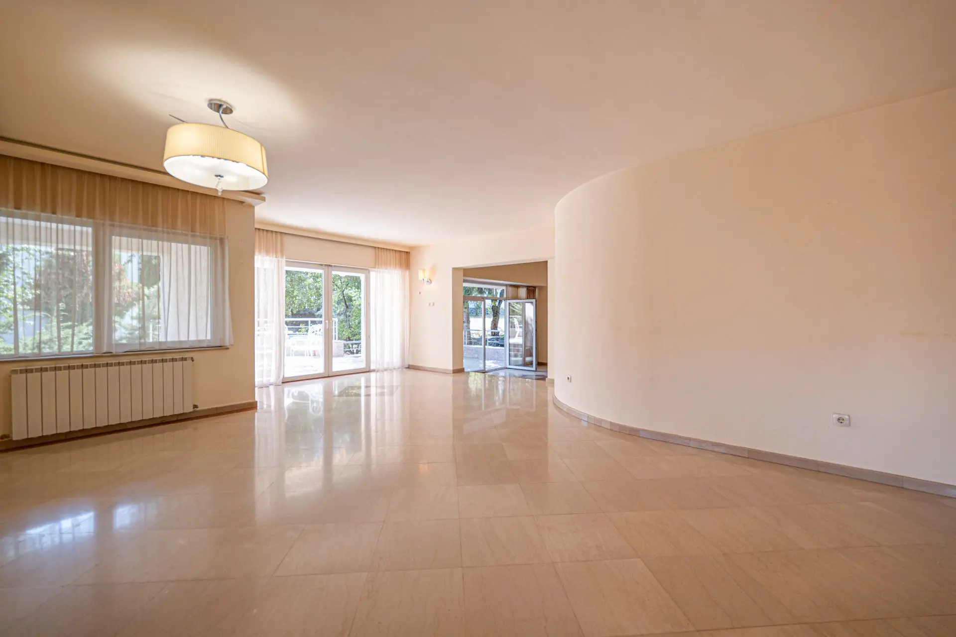Family house with panoramic views, 1000 sq m yard, swimming pool and spa area in Simeonovo for sale