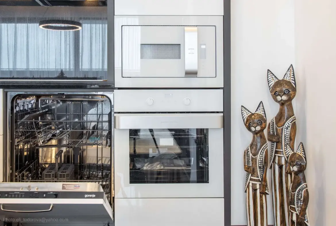 Luxury apartment in a complex on the first line to the beach
