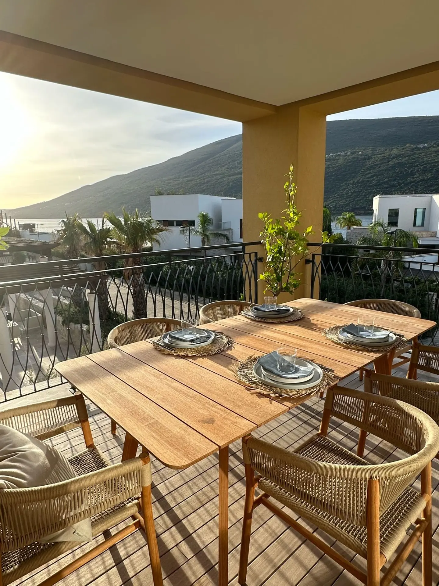 Three-Bedroom Apartment, Portonovi