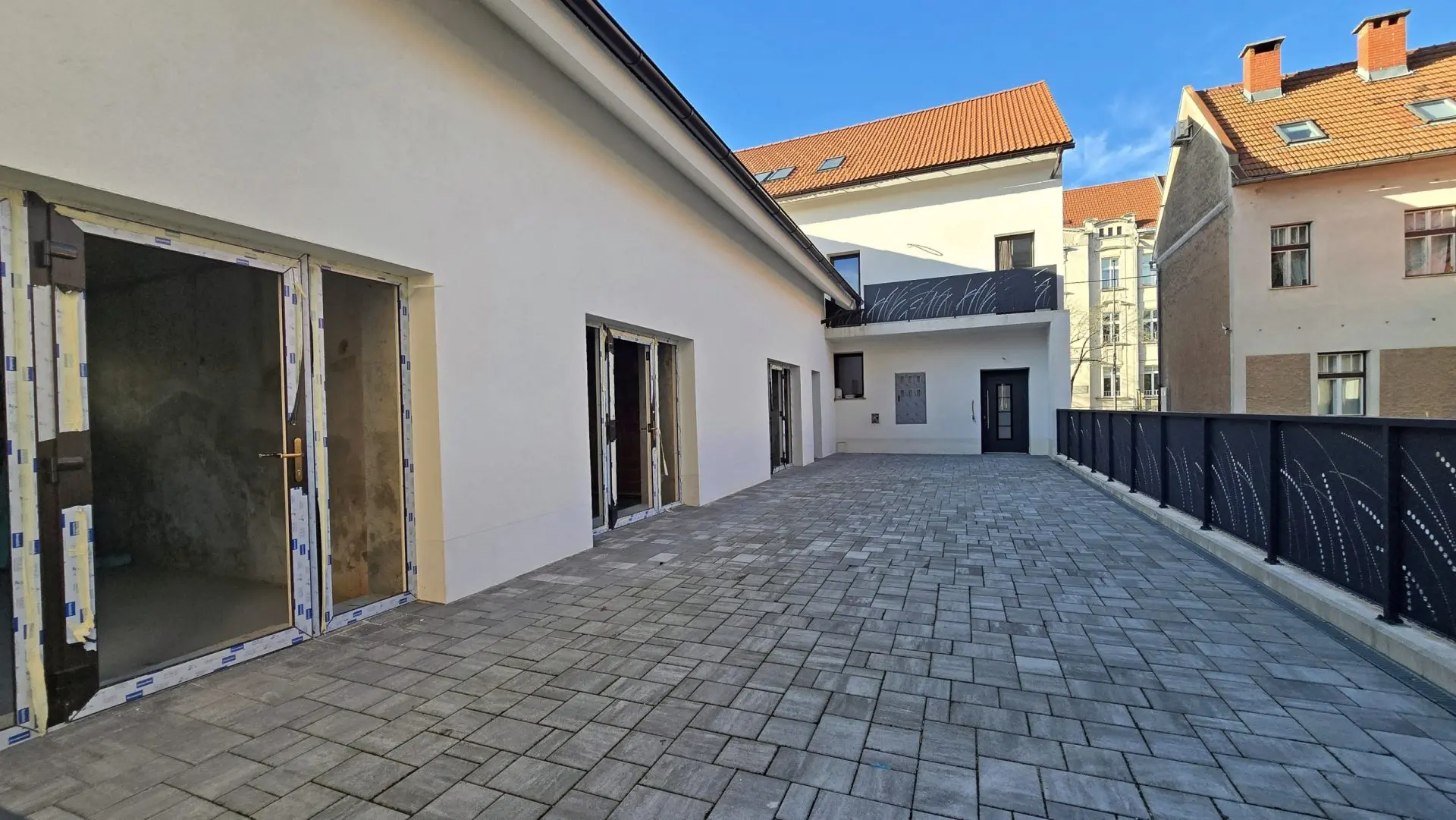 5_edited-1-3-2 Ljubljana – Commercial space in Multi-Unit Residential Building in Vič