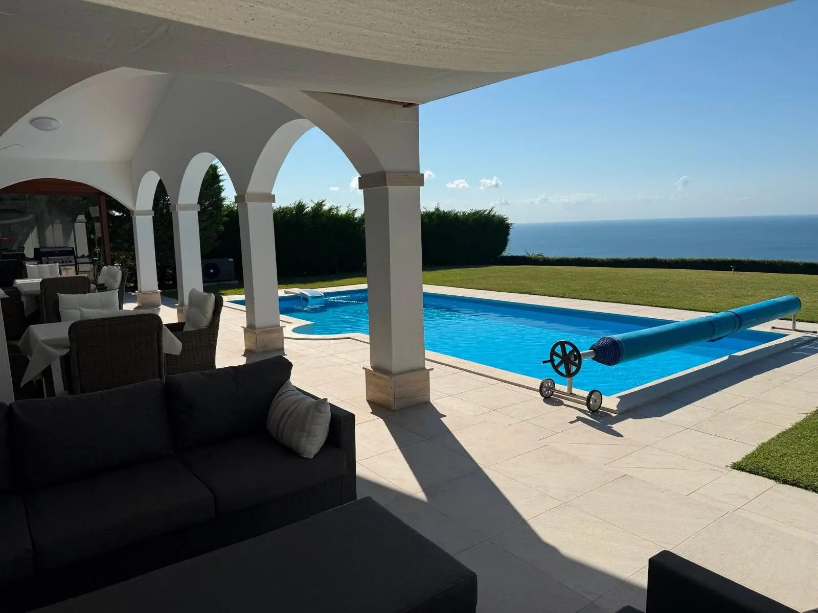 Beachfront villa with panoramic ocean views