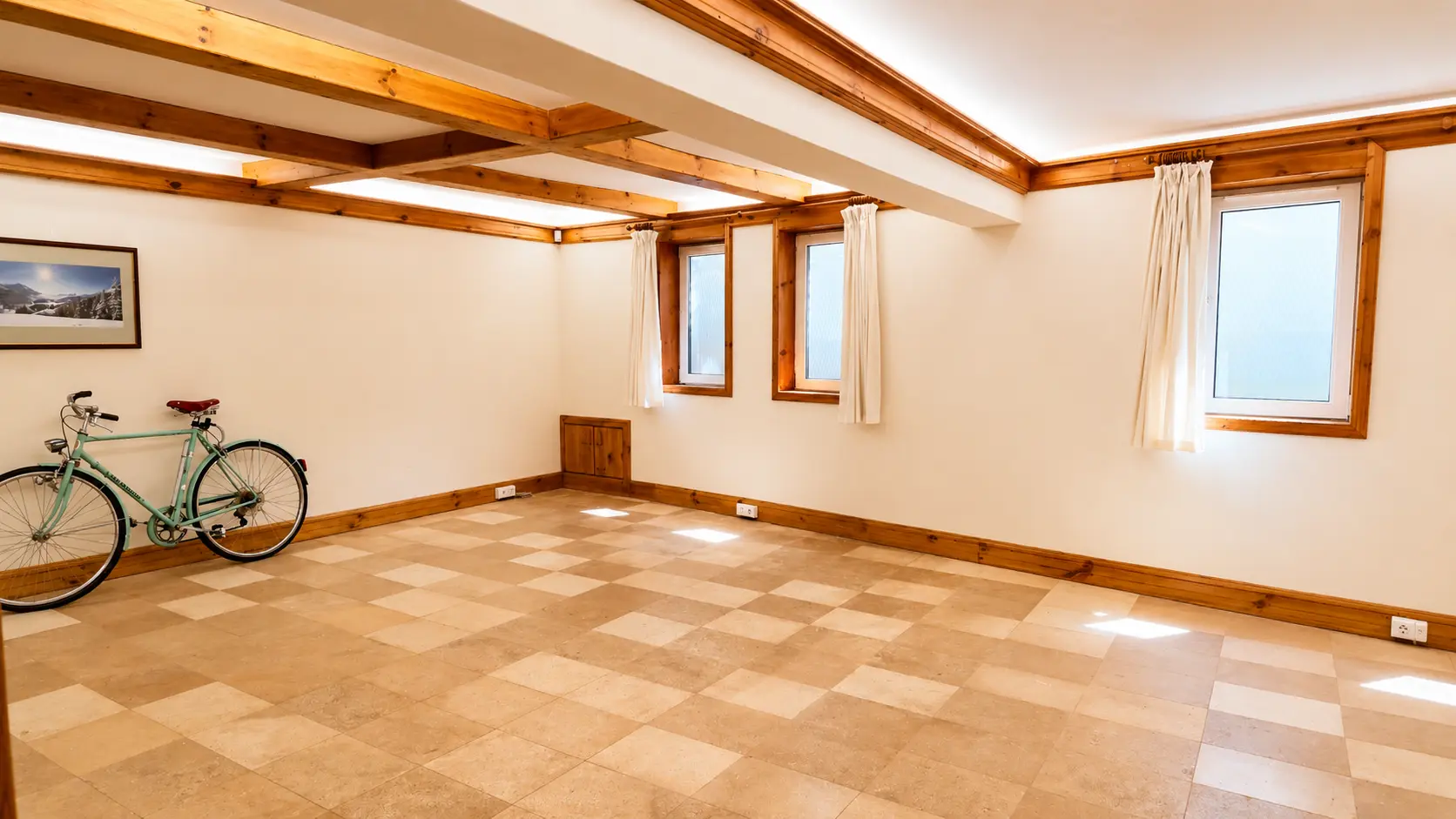 Detached house located in the heart of the old town and the iconic Greek Quarter