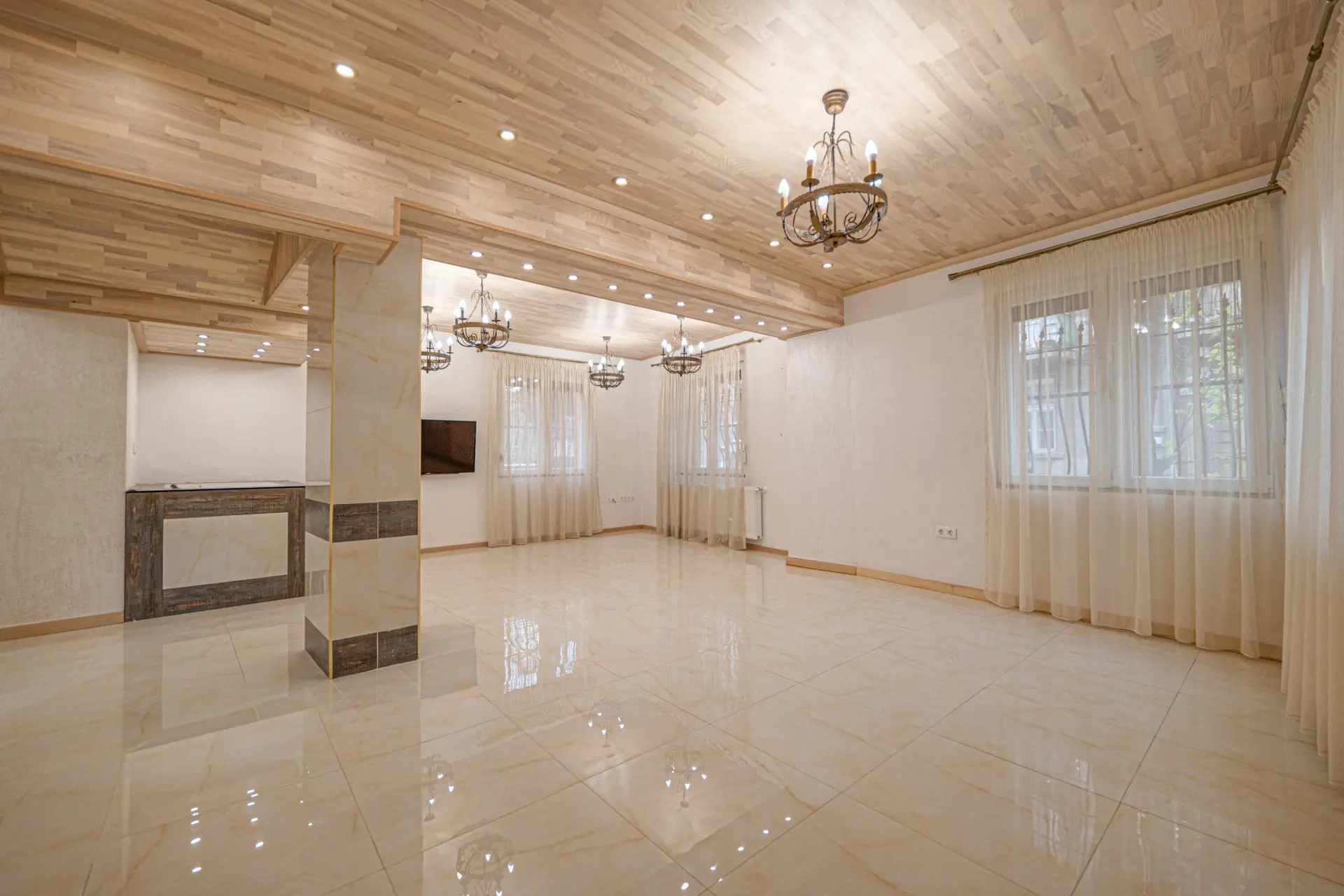 Fully renovated and partially furnished house in Oborishte for sale