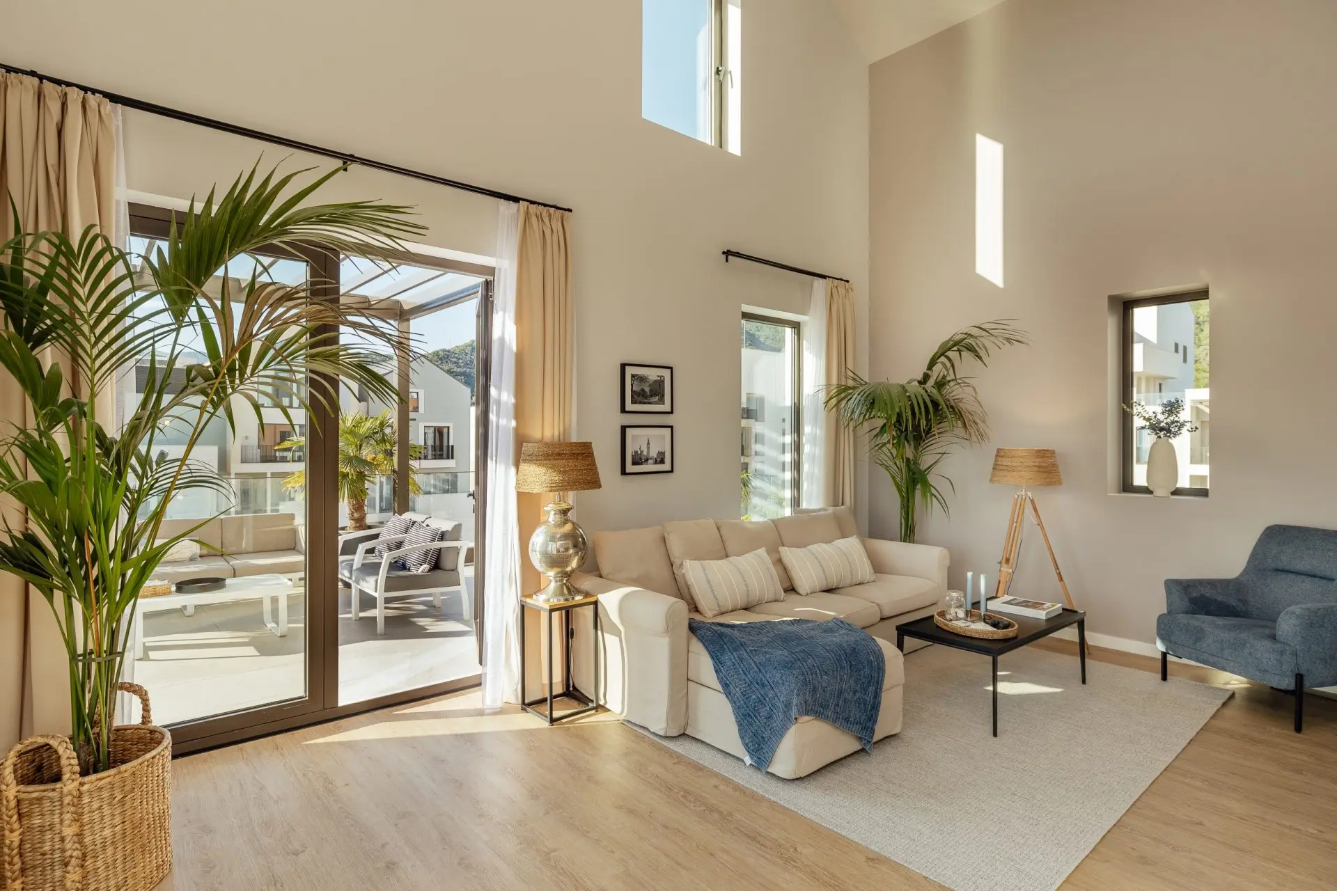 5ccbb7c051f211cb1621703a192cf190dbe9ccc6d6df9d367af8afccdf007bc36824d1766b18a-1 Sea View Penthouse in Boka Place, Porto Montenegro
