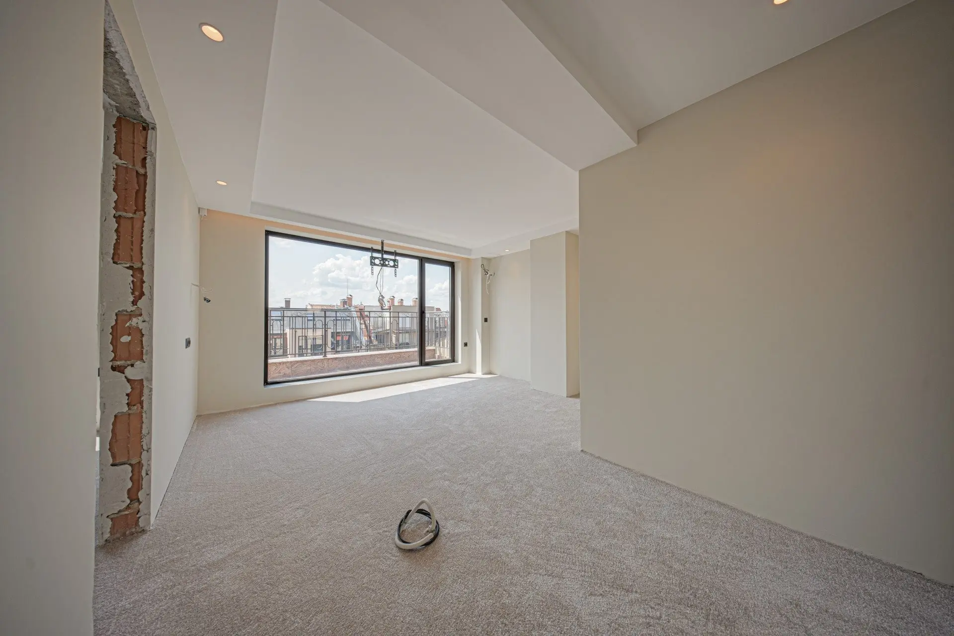 Spacious apartment with amazing views of the city in the Center for sale