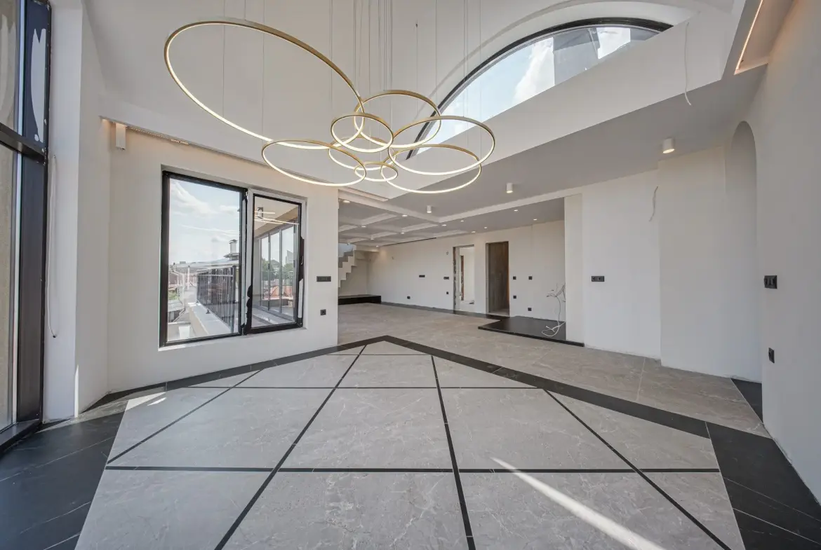 Spacious apartment with amazing views of the city in the Center for sale