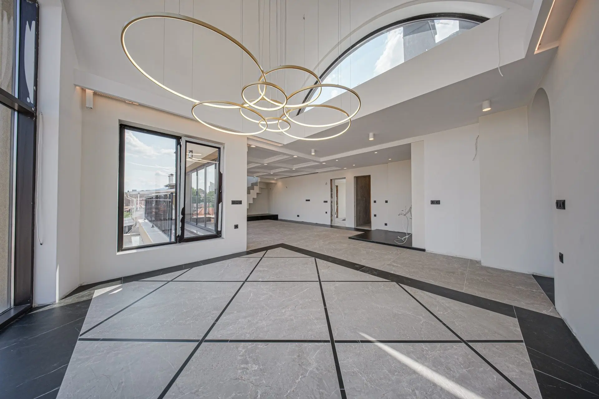 Spacious apartment with amazing views of the city in the Center for sale