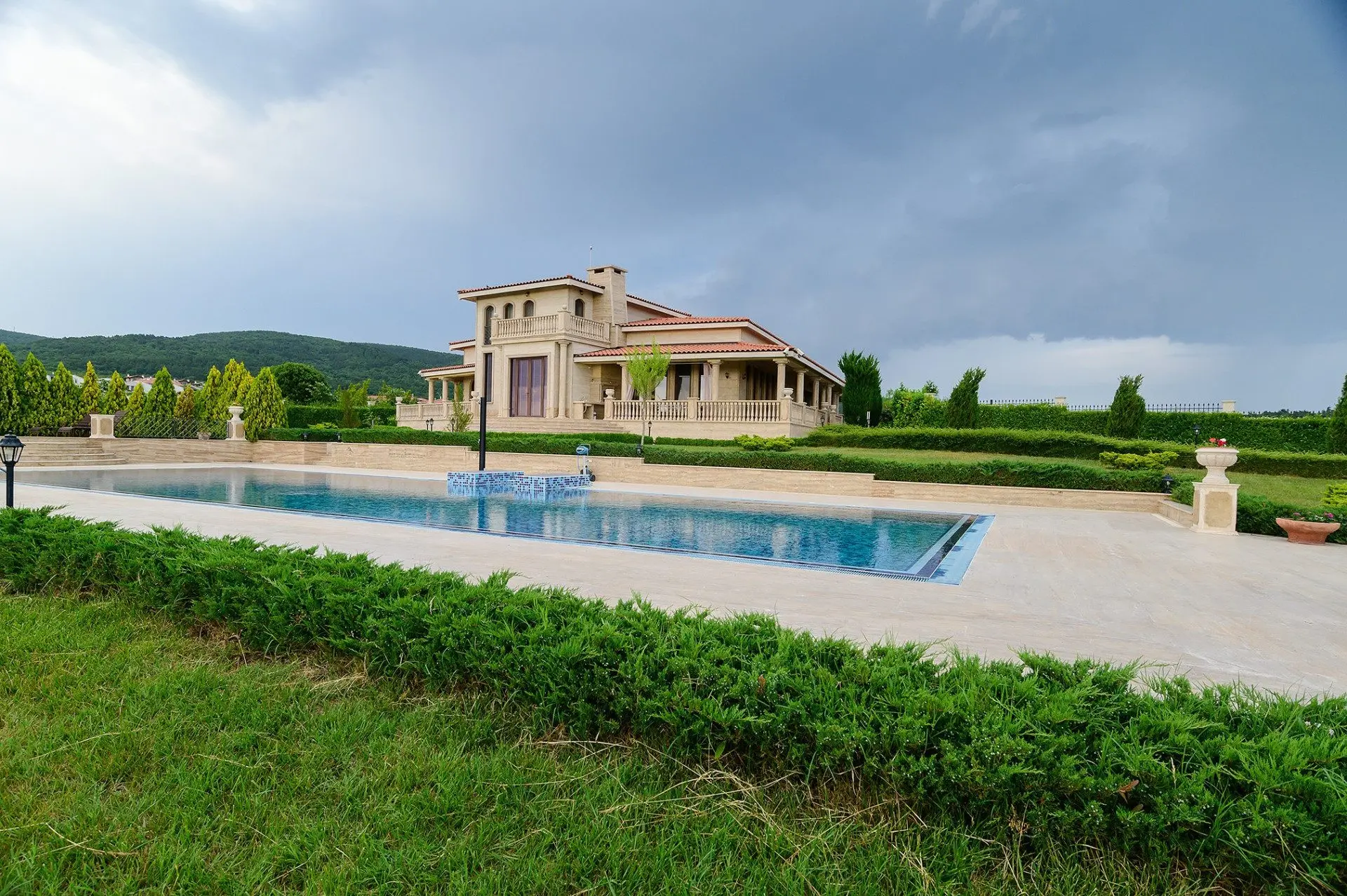 5dc564fef12f0c83fc7ad13d8df8271f An exclusive residence with a pool near the Sunny Beach resort