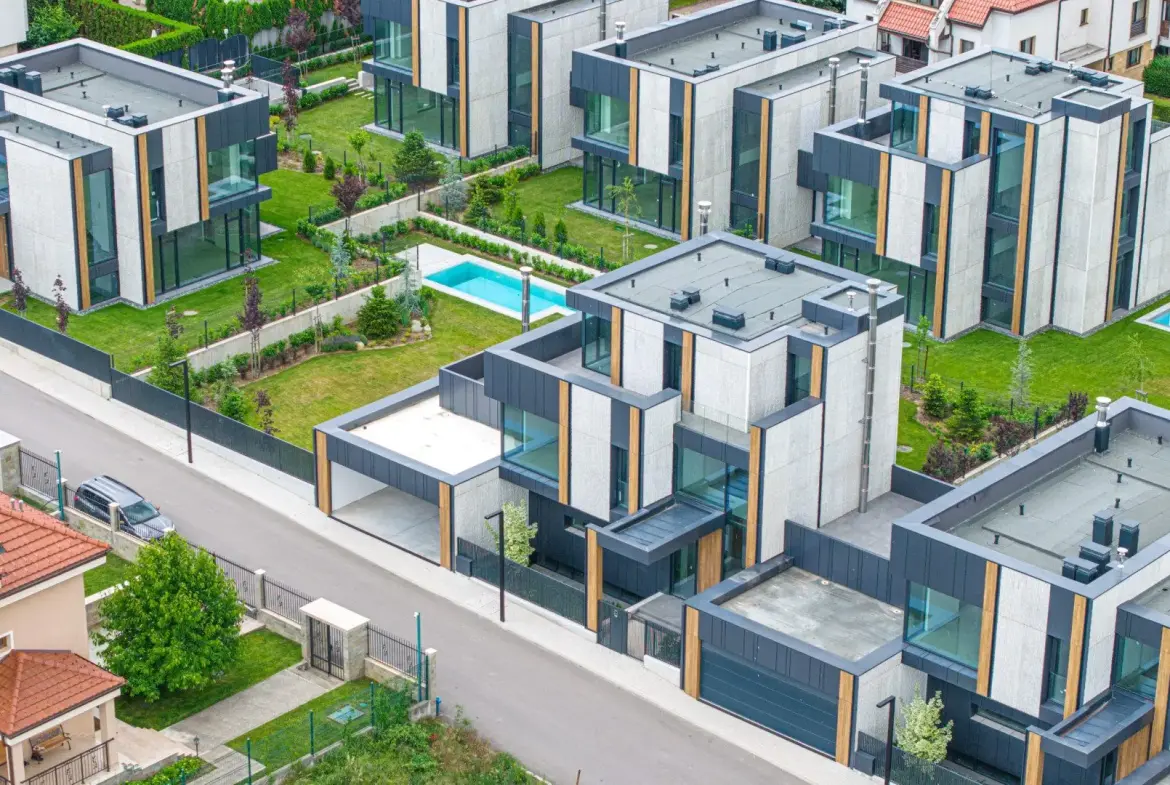 Luxury house in a gated complex near the Anglo-American School