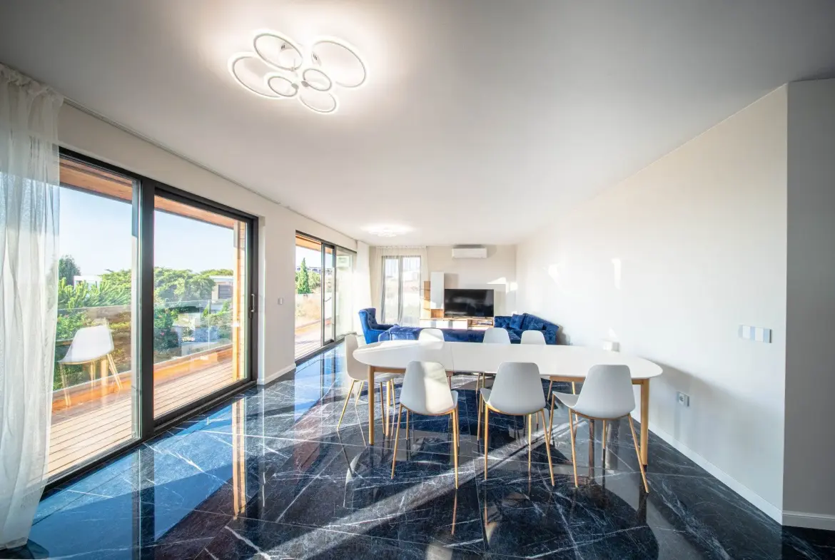 Remarkable modern house near Paradise Bay