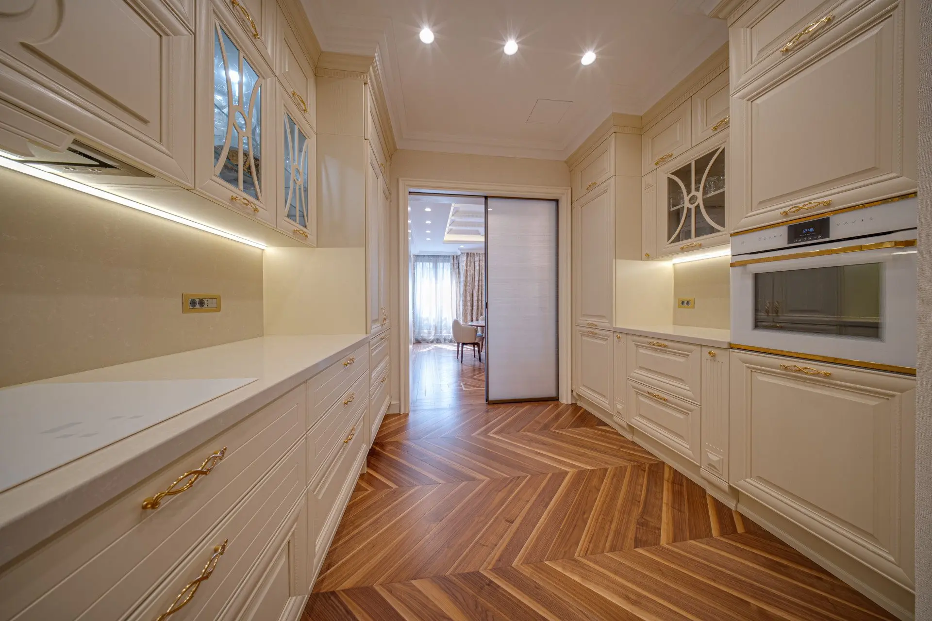 5eae8aa43ce4e7a2206887b7d3bc5d3e Impressive apartment with a top location in one of the most preferred neighborhoods of the capital, Iztok