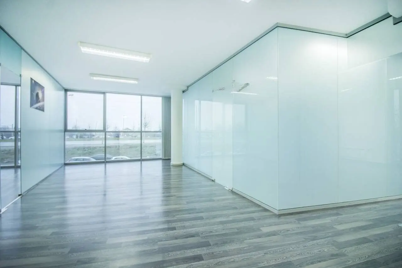 Multifunctional business building with excellent layout and square footage