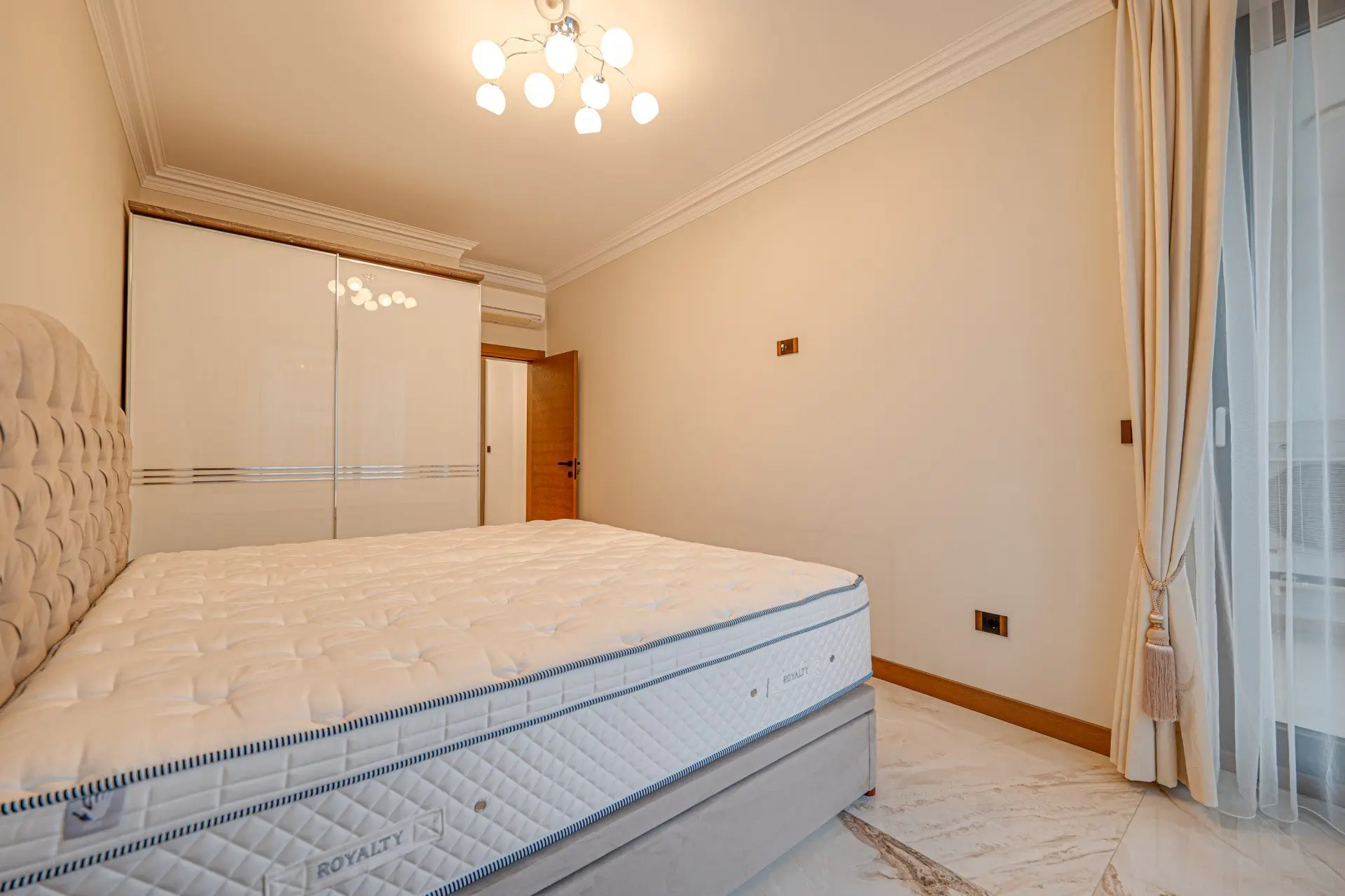 Fully furnished four-room apartment in a gated residential complex in the Lozenets neighborhood