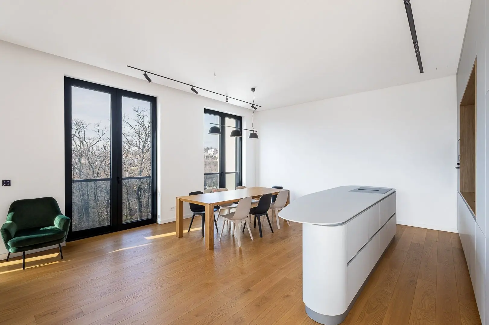 3-Bedroom Apartment, 184 m² – Green Hill, Savski venac, Belgrade