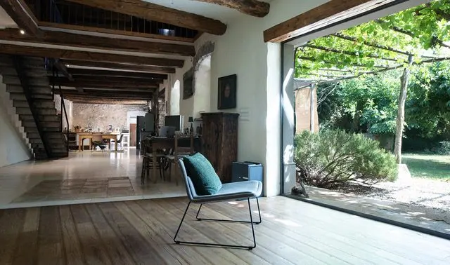 Karst – Exceptional Stone Estate with a Traditional Courtyard Surrounded by Nature