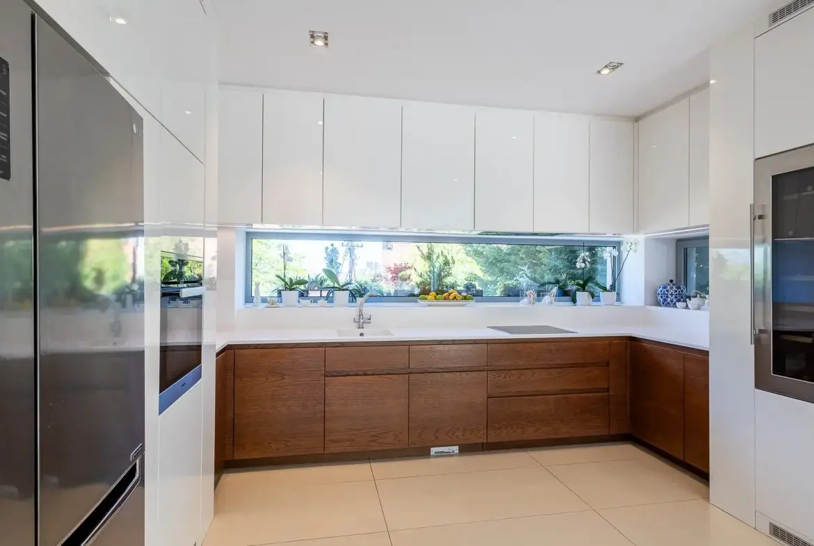 4-Bedroom Villa, 732 m² – Senjačka, Savski venac, Belgrade