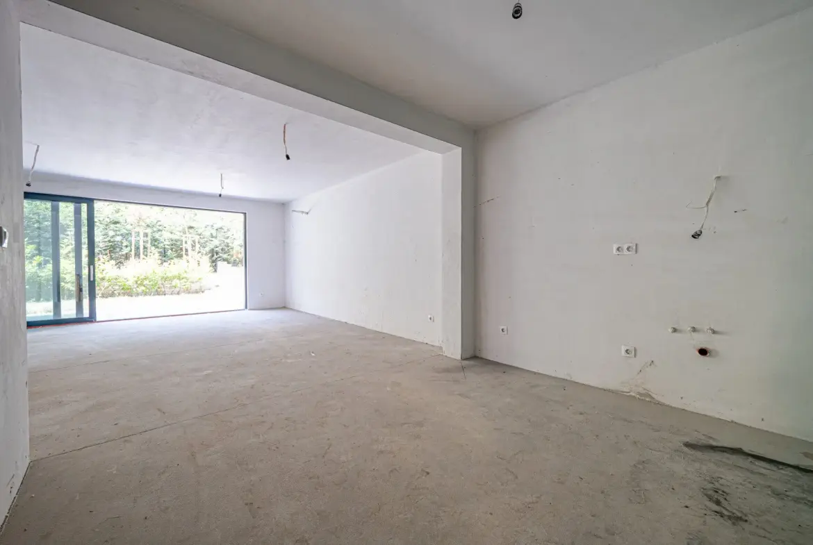Apartment with a spacious private yard and a garage with direct indoor access in downtown Sofia