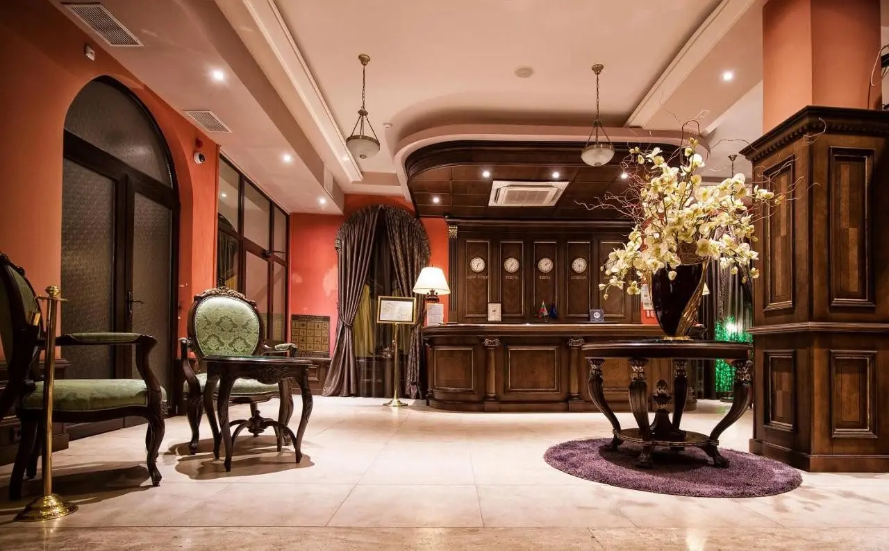 Hotel with restaurant in Hisarya for sale