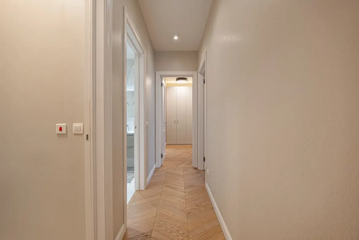 Elegant two-bedroom residence with a contemporary interior in a prestigious building
