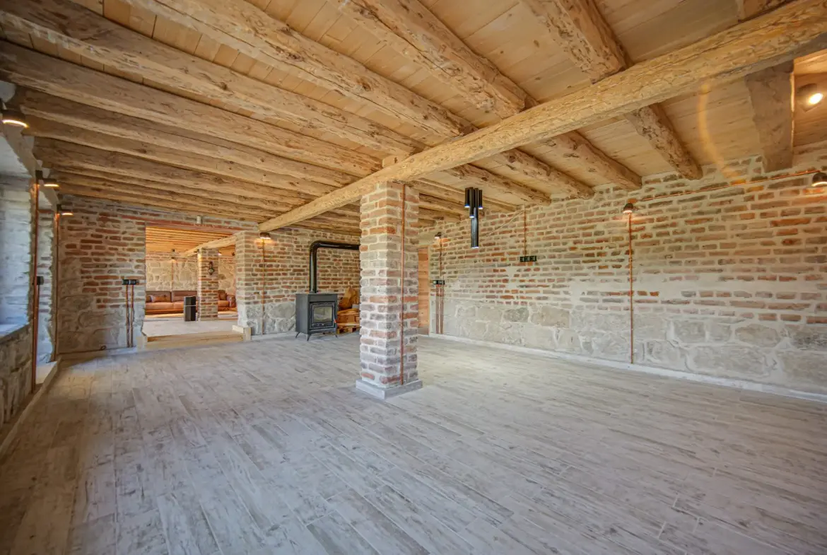 Residence surrounded by nature in the village of Plana