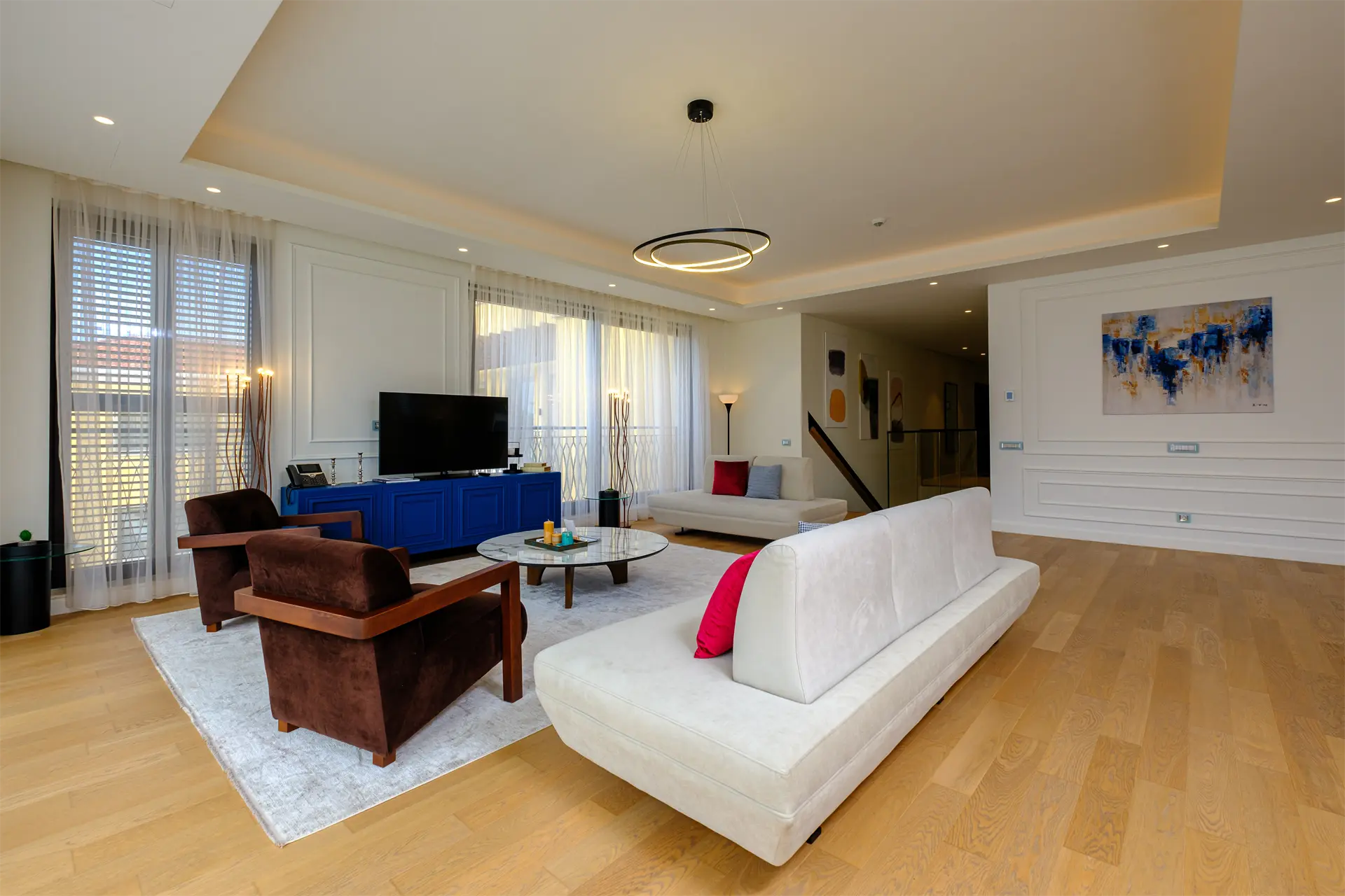 Luxurious 3-Bedroom Duplex with pool