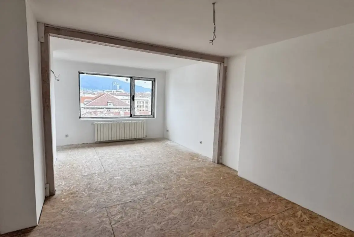 Bright and spacious apartment on Gurko Street for sale