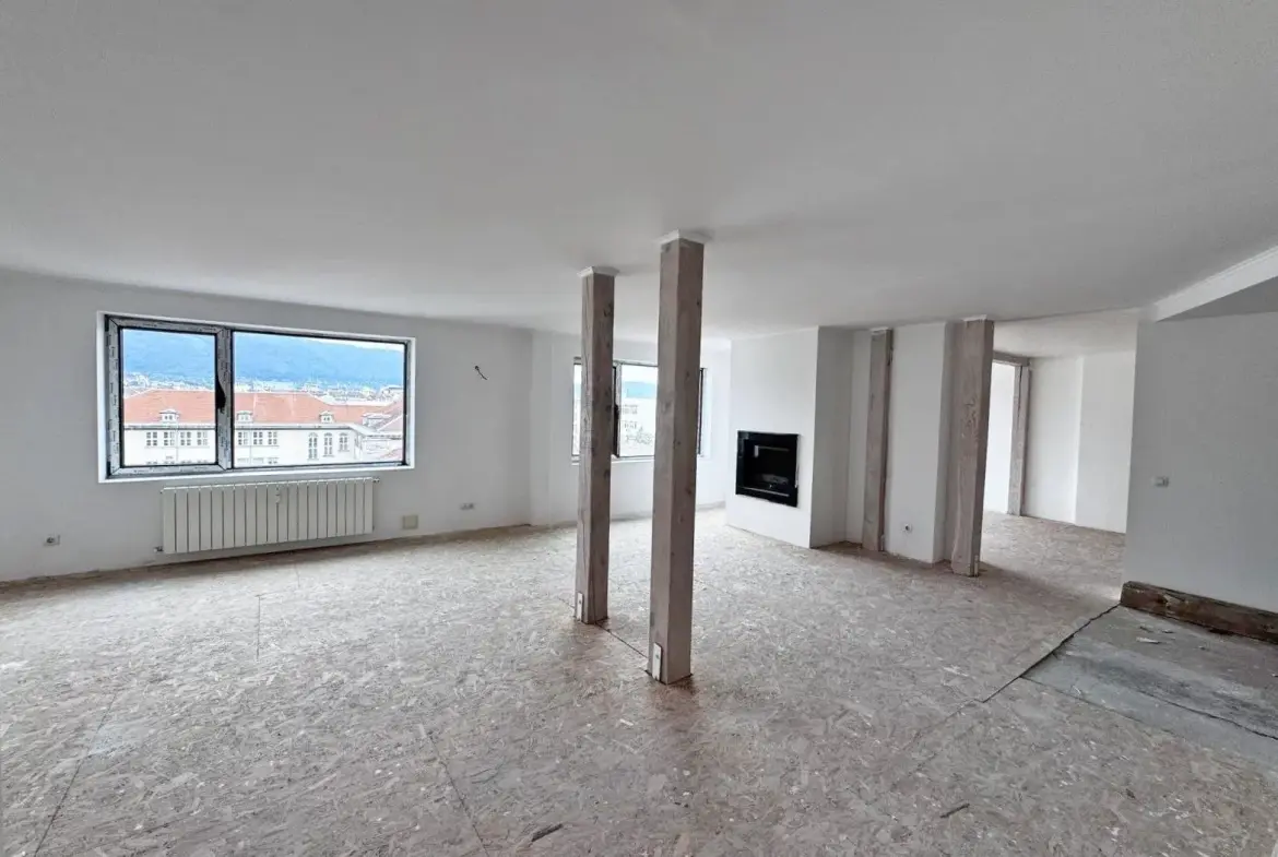 Bright and spacious apartment on Gurko Street for sale