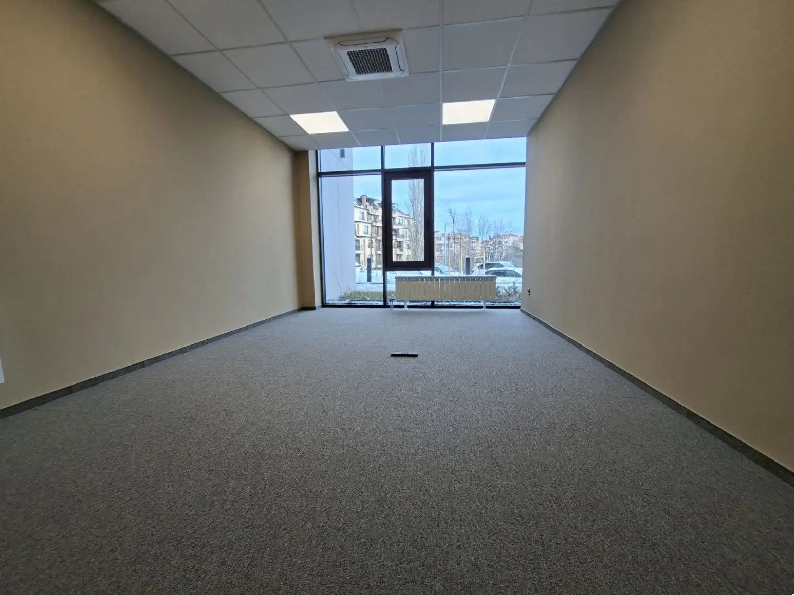625a2fbb8a3426a4995195d0b0210bd5 Office for sale in a class A business building