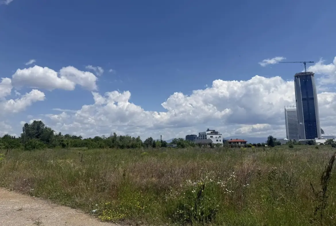 Plot of land in close proximity to the 18th metro station in the Mladost 3 residential area
