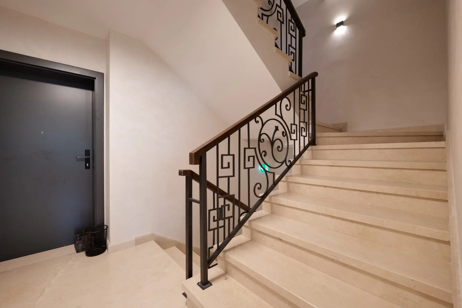 Three-bedroom apartment in a boutique building in Dragalevtsi near Britanica Park School