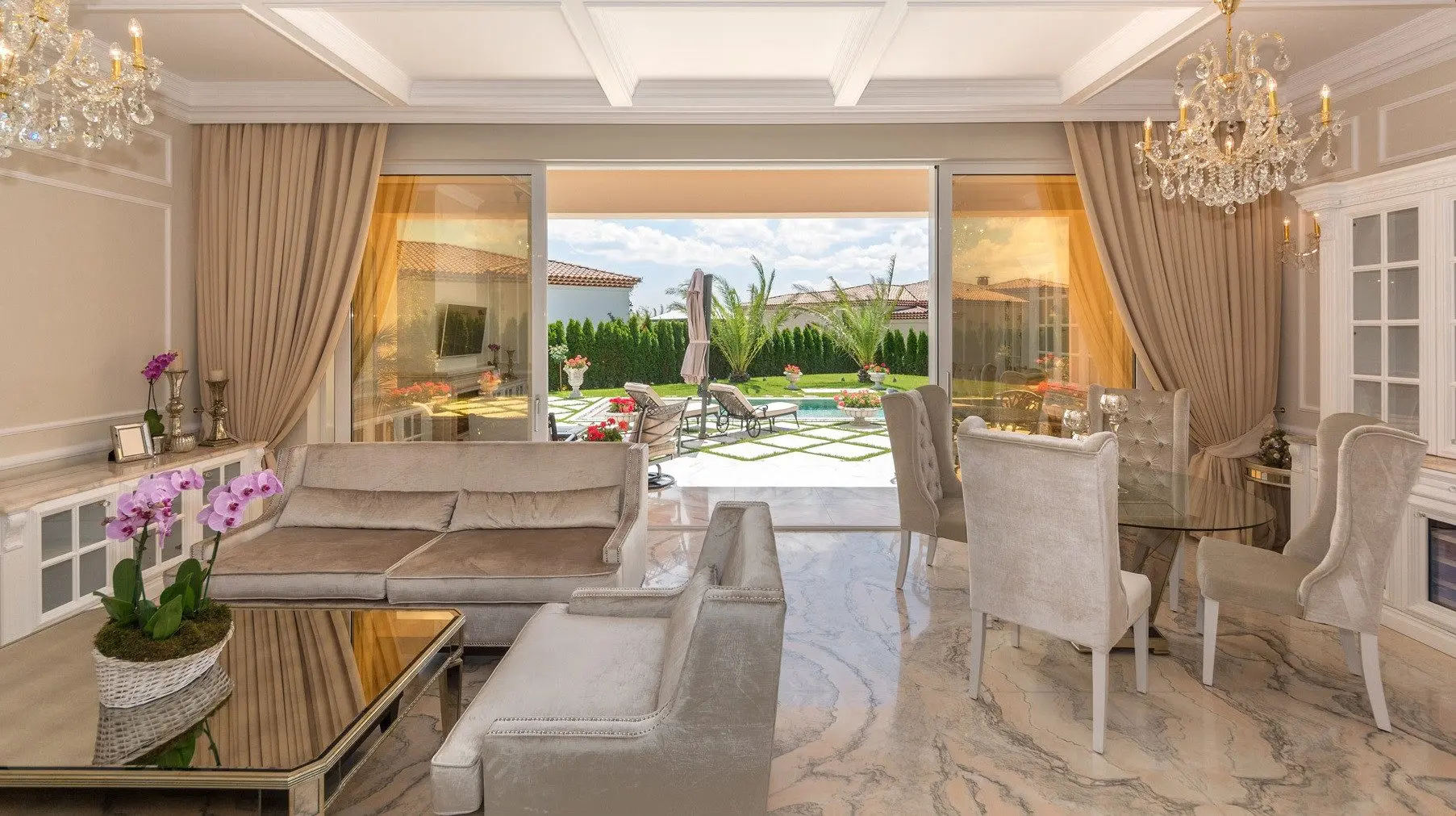 Luxurious villa with pool in Sunny Beach for sale
