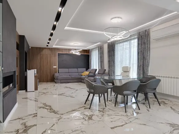 Exclusive three-bedroom penthouse with wonderful views in Krastova Vada