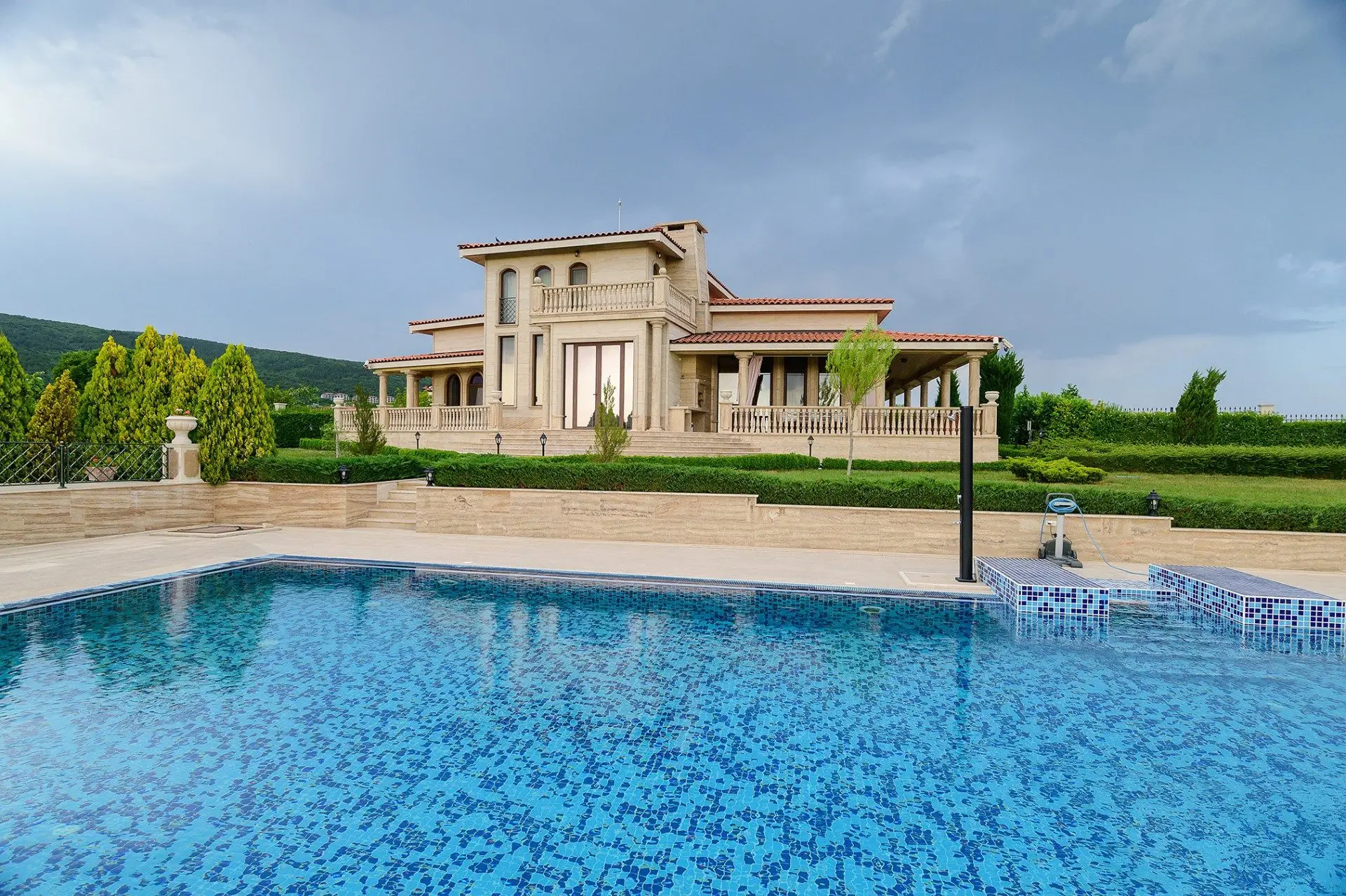 65ef910056b17cd2396f83dfee31069b An exclusive residence with a pool near the Sunny Beach resort