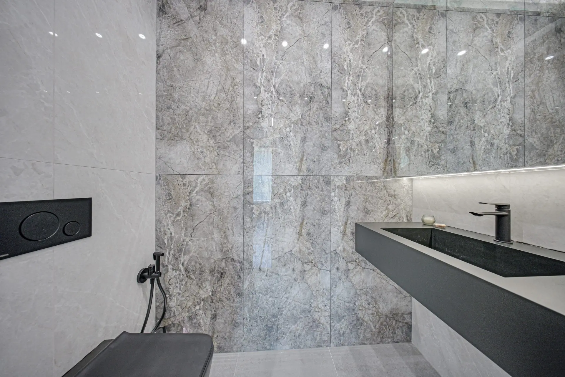 6700db9555a648107c4c32991c2a0c28 Luxurious two-bedroom apartment in an iconic, innovative building Kosher
