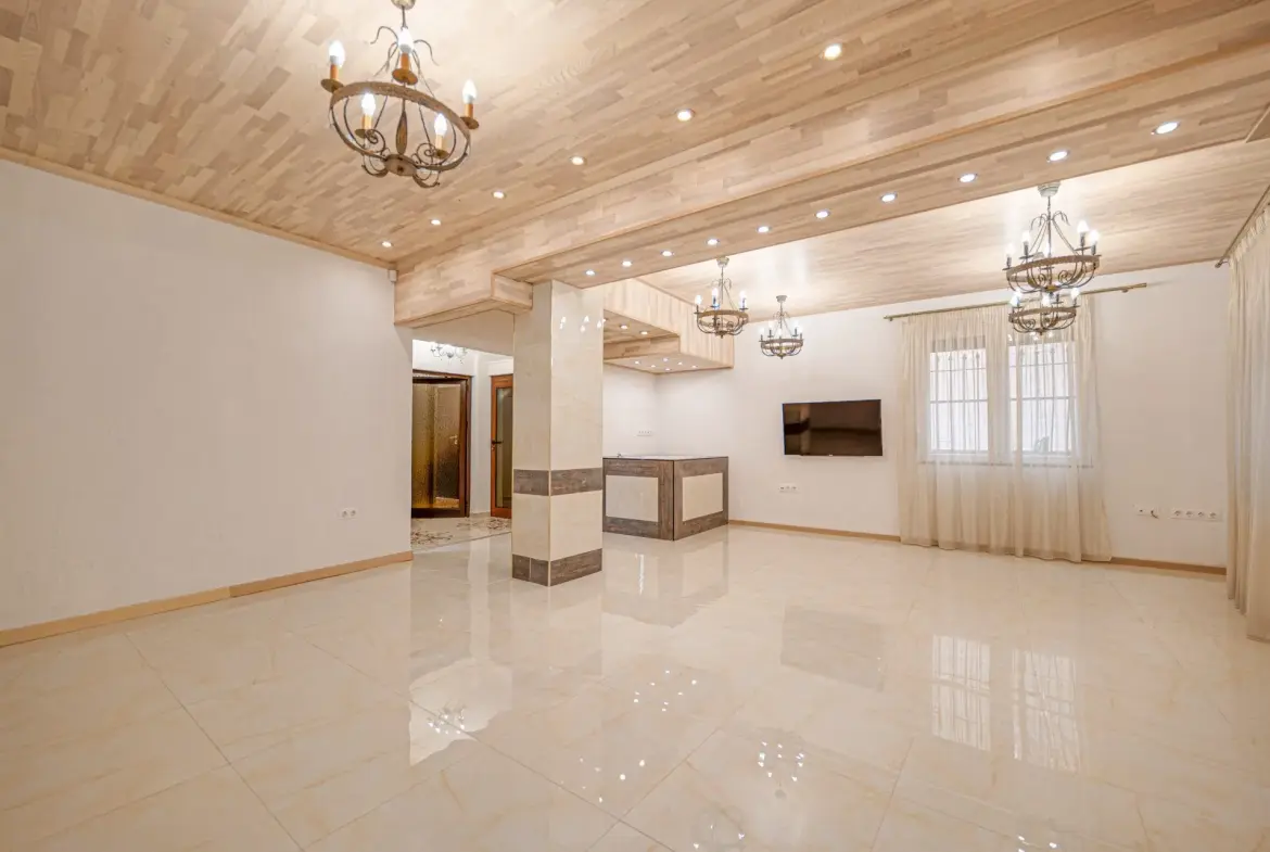 Fully renovated and partially furnished house in Oborishte for sale