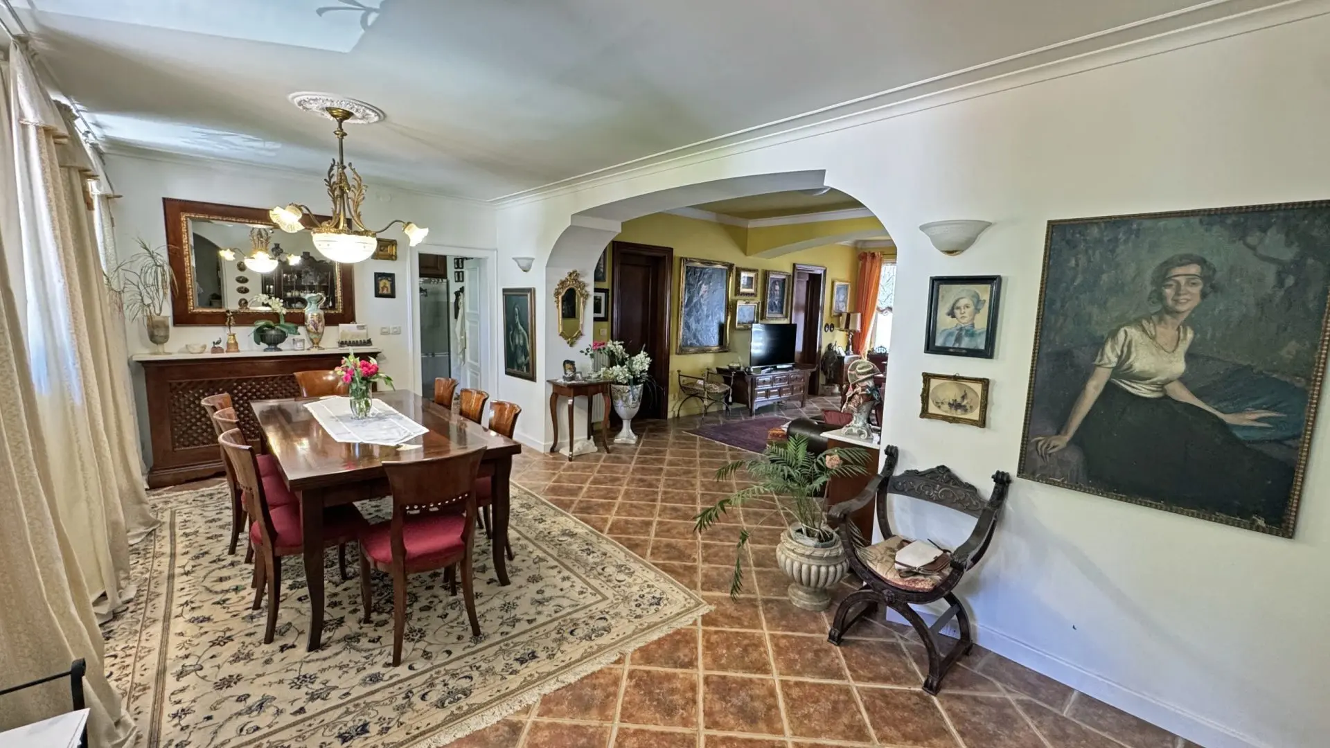 Kranj Area – Spacious Estate with Great Potential