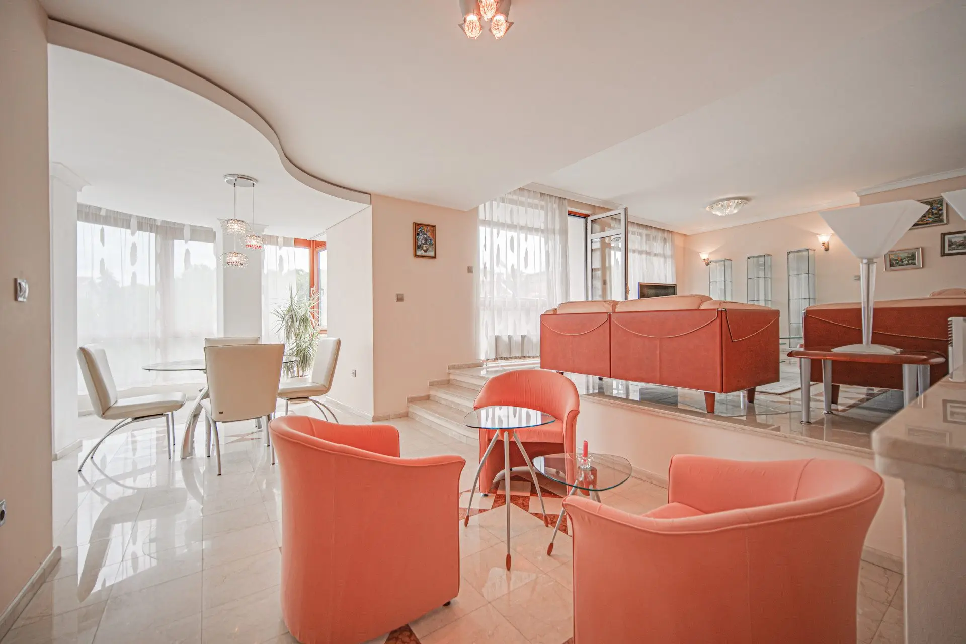 Spacious four-room apartment with panoramic views of Borisova Garden in the heart of Lozenets