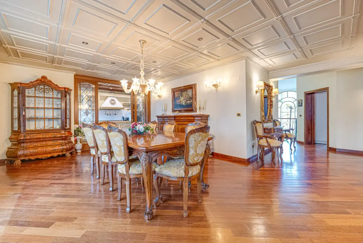 Impressive classic three-bedroom apartment in Manastirski Livadi-West district for sale