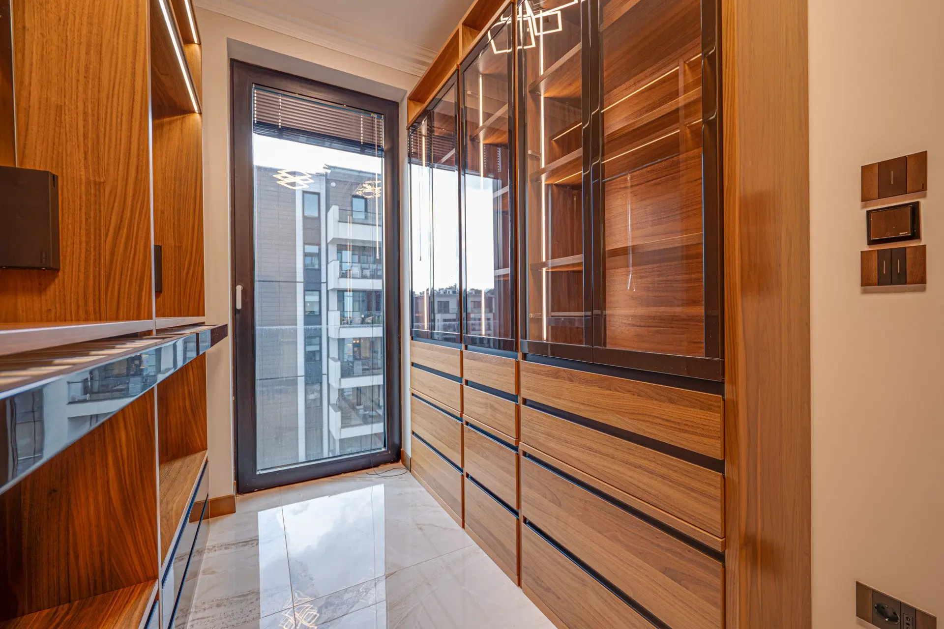 Fully furnished four-room apartment in a gated residential complex in the Lozenets neighborhood