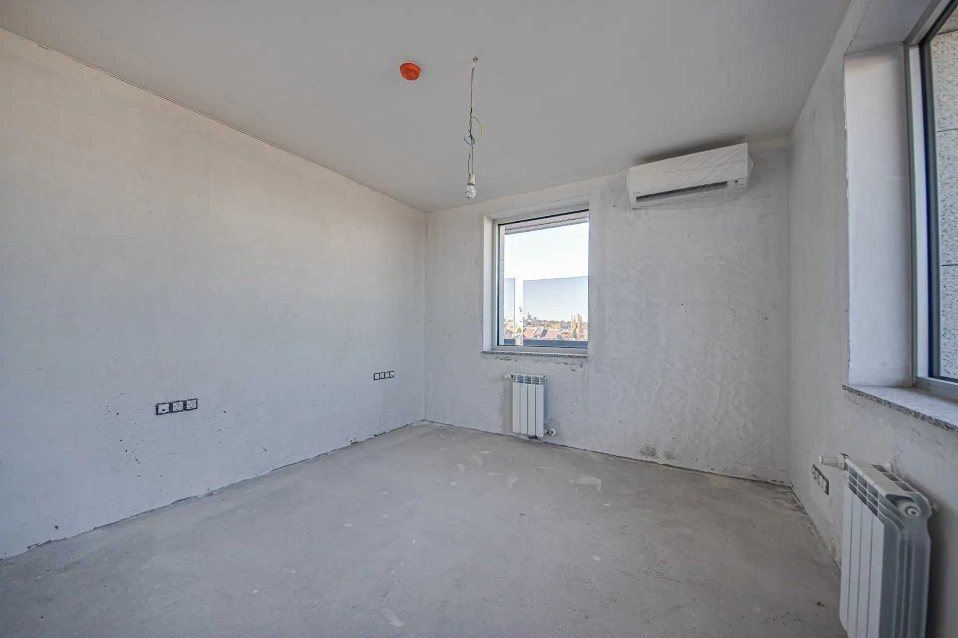 6be97c9ed3405bbf77a5ed47e6403dd0-1 Luxury penthouse in Iztok for sale